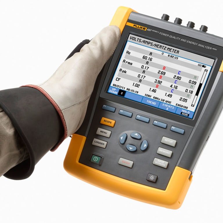 Fluke437-II_on_Hand